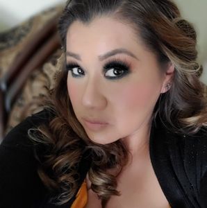 Meet your Posher, Alma